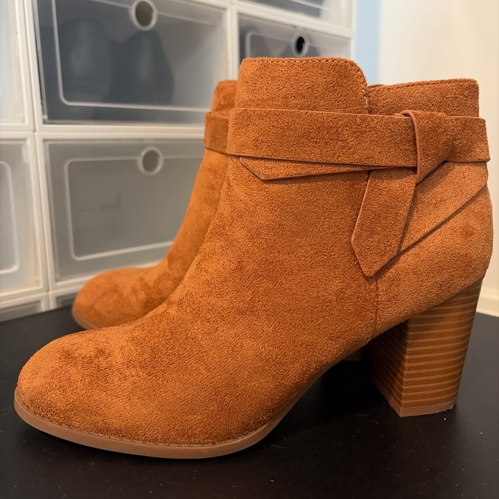 Elegant Tan Suede Ankle Booties